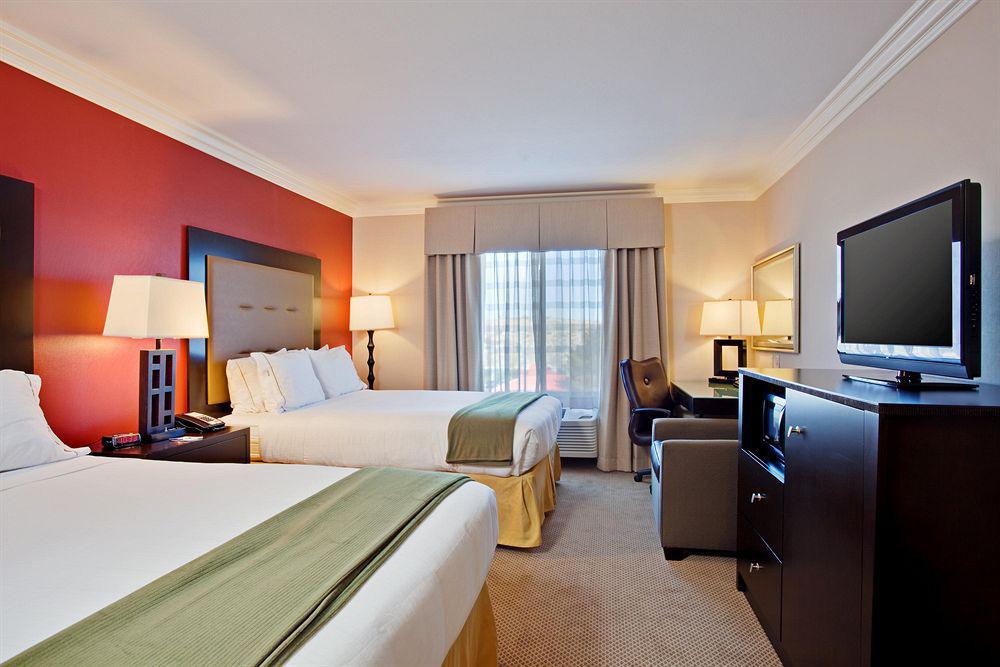 Holiday Inn Express Hotel & Suites Twentynine Palms By Ihg Стая снимка