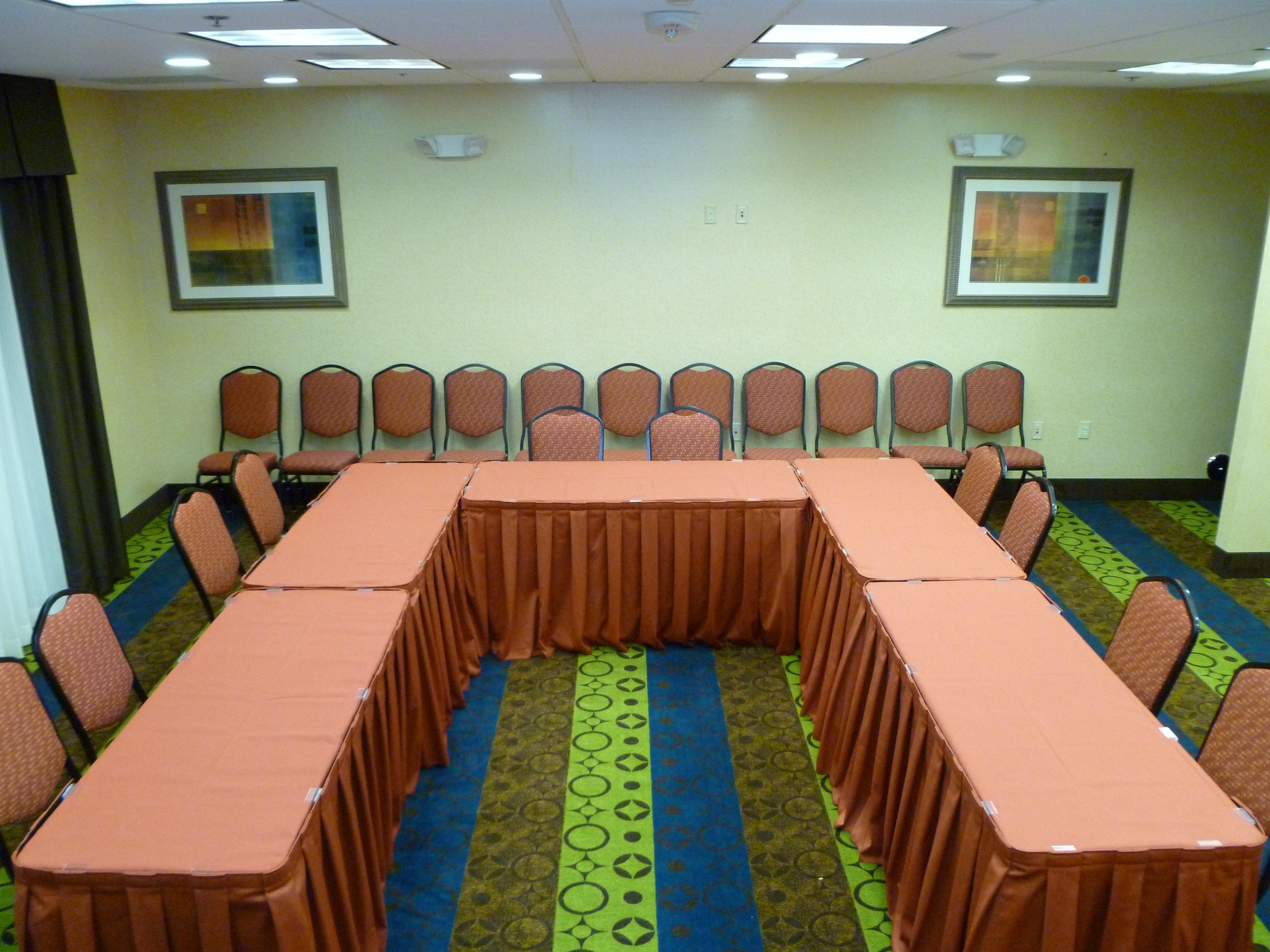 Holiday Inn Express Hotel & Suites Twentynine Palms By Ihg Бизнес снимка