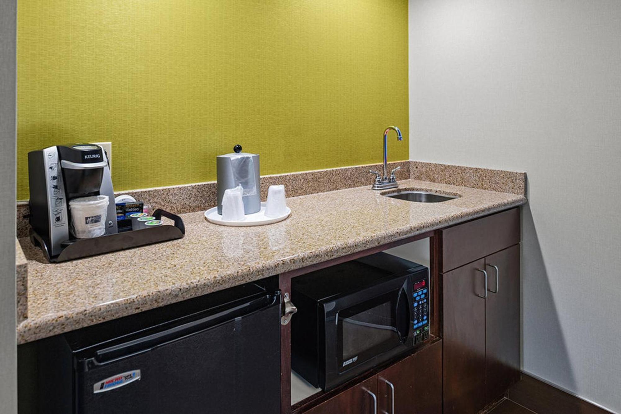 Holiday Inn Express Hotel & Suites Twentynine Palms By Ihg Екстериор снимка